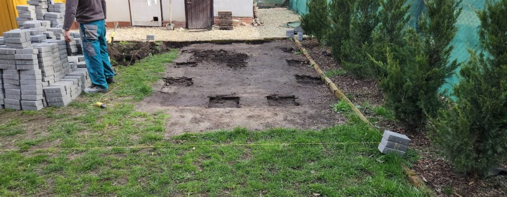 Térkő udvarburkolat kialakítása – kivitelezés előtt